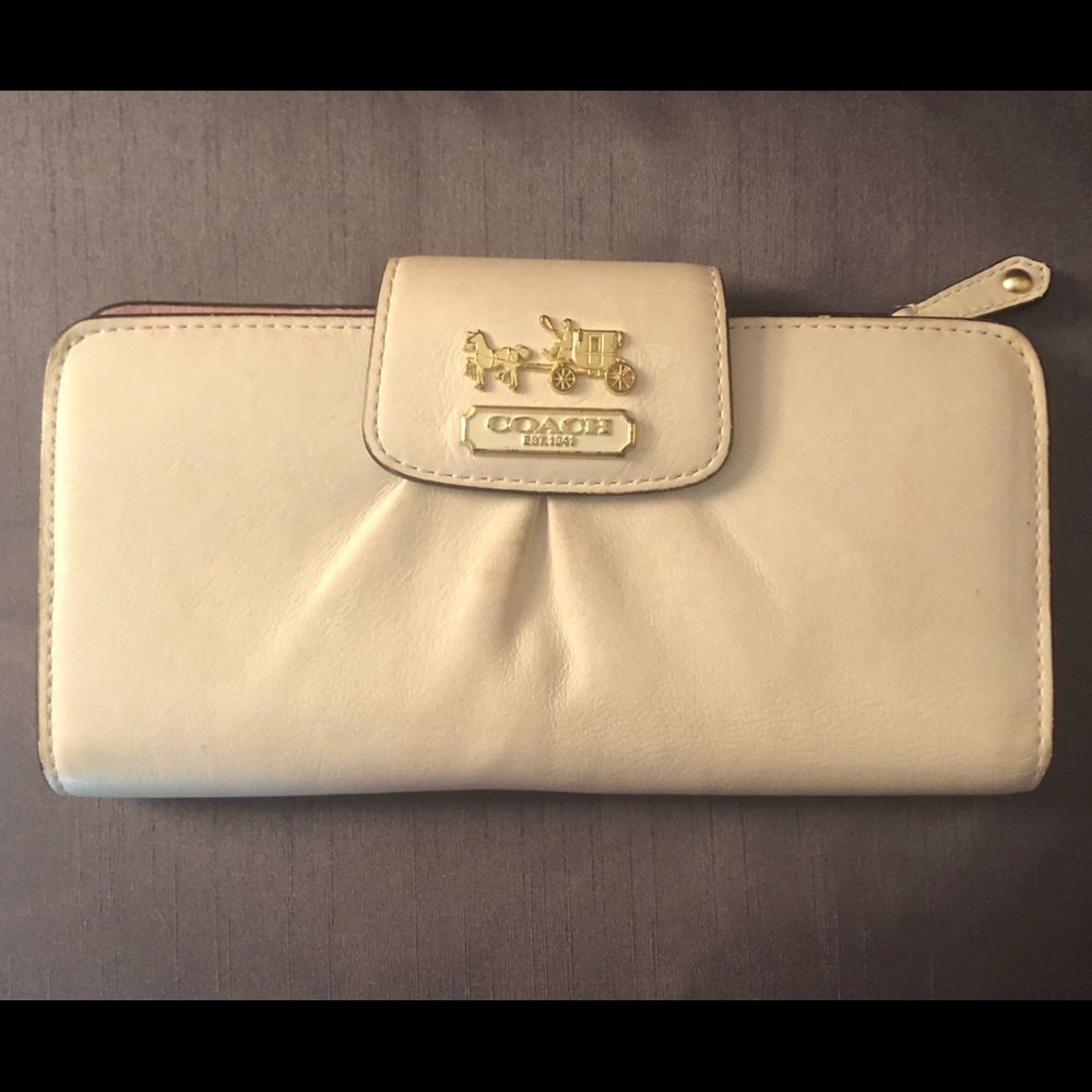 Authentic Coach Horse & Carriage Full Size Wallet